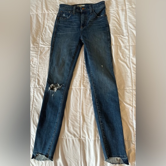 Madewell Curvy High-Rise Skinny Jeans: Drop Step-Hem Edition - Picture 4 of 14